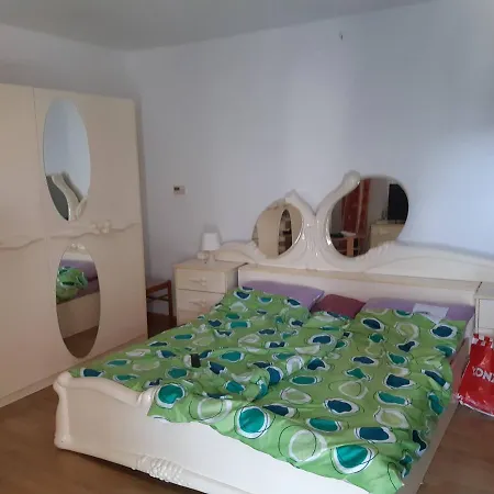 Гостевой дом Two Bed Fortuna Near The 3*