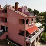 Vendégház Two Bed Fortuna Near The