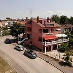 Two Bed Fortuna Near The Poreč