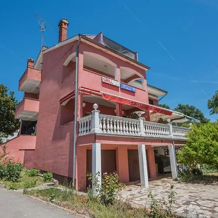 Πανσιόν Two Bed Fortuna Near The 3*