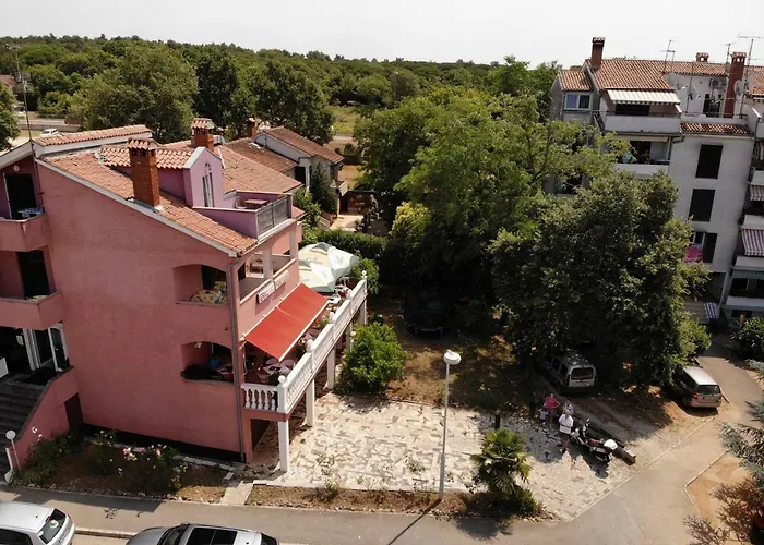 Two Bed Fortuna Near The 3* Porec