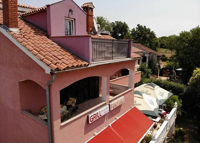 Two Bed Fortuna Near The Affittacamere 3*