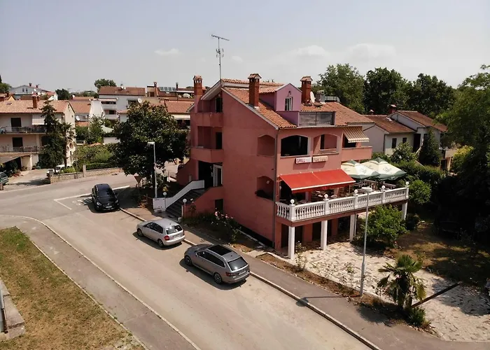 Two Bed Fortuna Near The Poreč