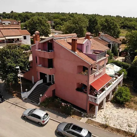 Two Bed Fortuna Near The Pensjonat 3*