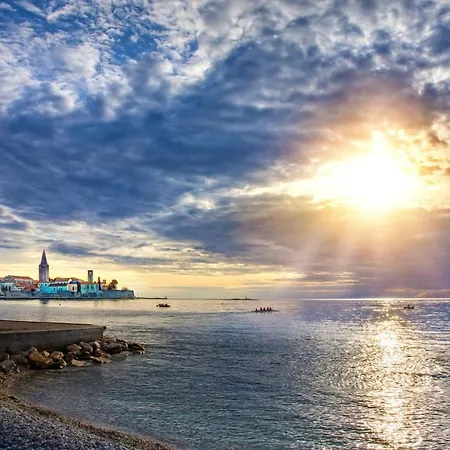 Two Bed Fortuna Near The Pensjonat Poreč